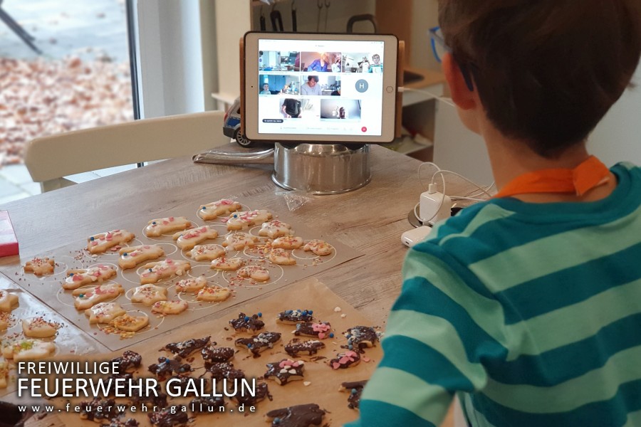 Plätzchen backen mit der Kinder- und Jugendfeuerwehr